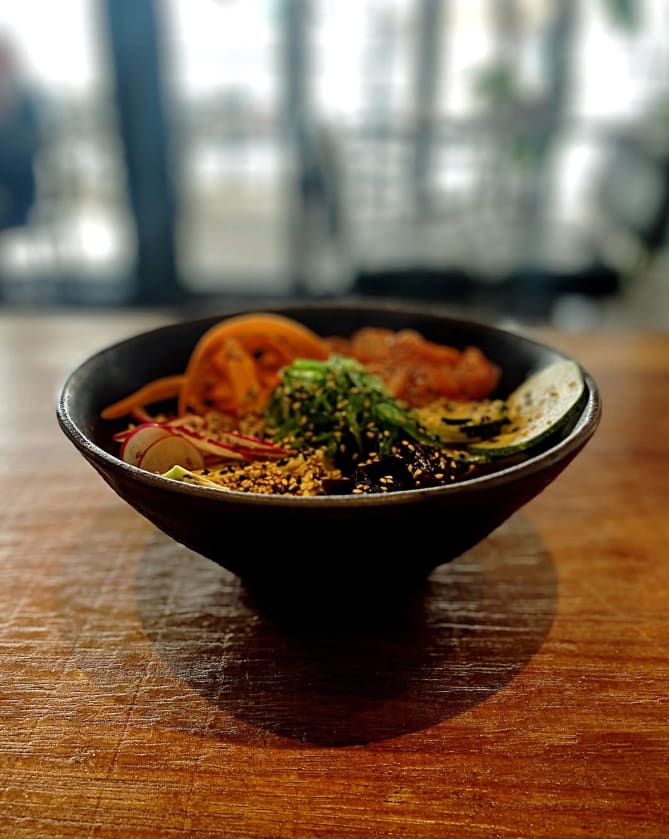 Poke Bowl Hawaiano Mocca Style